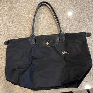 Longchamp Large Le Pliage Tote (Black) -only used twice - very good condition.